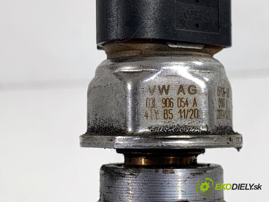 AUDI A4 B8 sedan 2008 105 kW 2.0 TDI 1968 Lišta vstrekovacia 03L130089A 0281006002 (Vstrekovacia lišta)