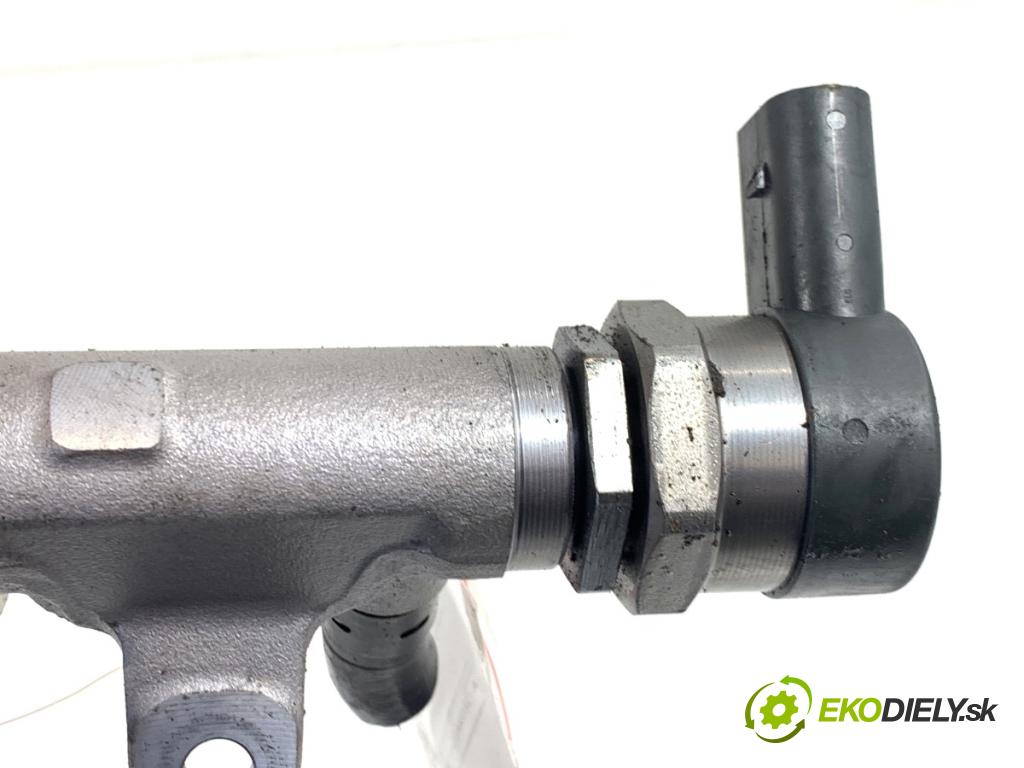 AUDI A4 B8 sedan 2008 105 kW 2.0 TDI 1968 Lišta vstrekovacia 03L130089A 0281006002 (Vstrekovacia lišta)