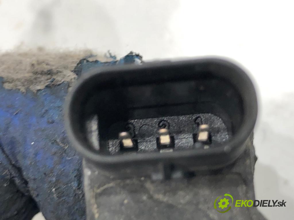 AUDI A4 B8 sedan 2008 105 kW 2.0 TDI 1968 snímač PDC 420919275