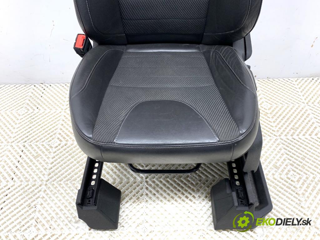 FORD KUGA II SUV 2014 120 kW 2.0 TDCi 4x4 1997 Sedadlo ľavy predný