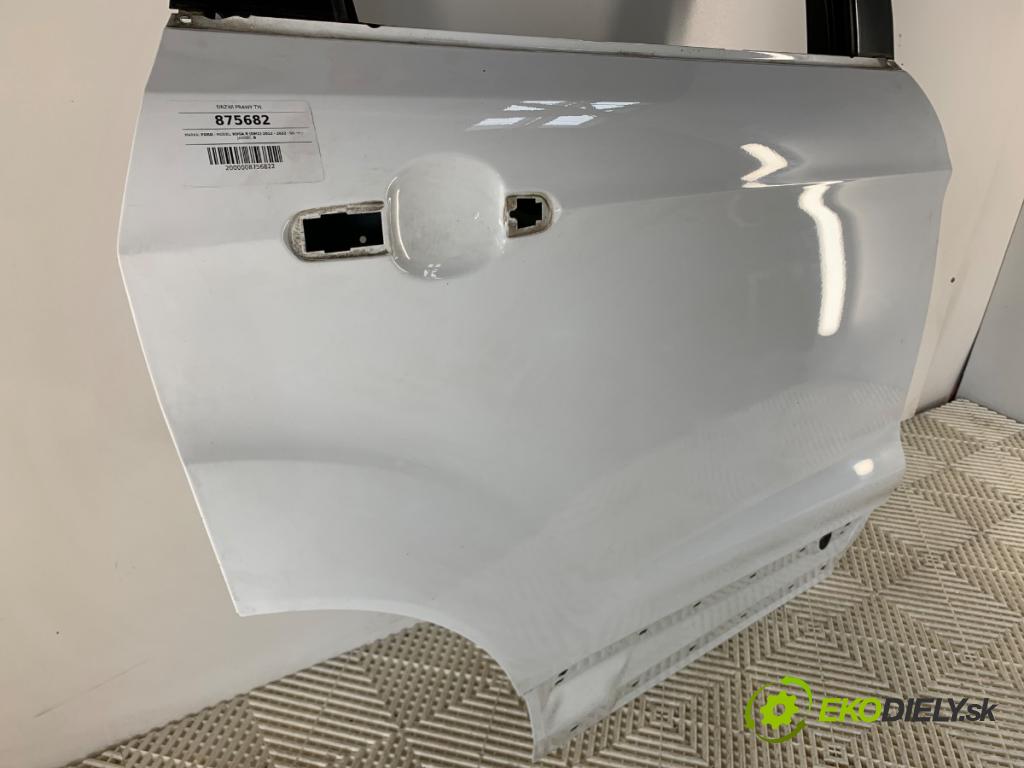 FORD KUGA II SUV 2014 120 kW 2.0 TDCi 4x4 1997 Dvere pravy zad