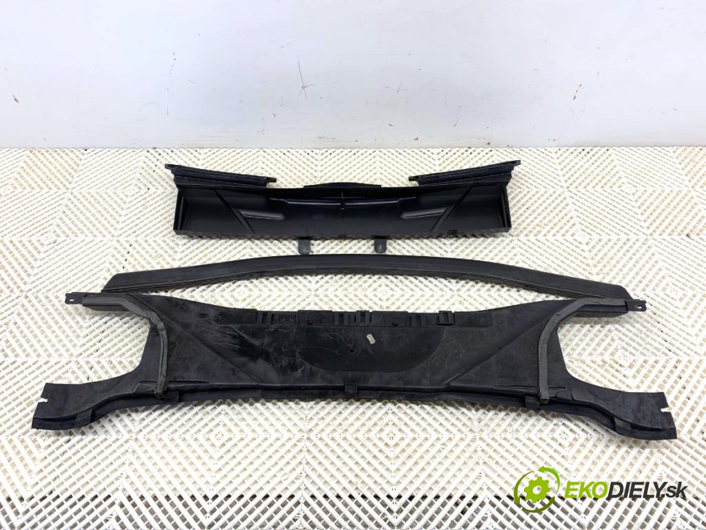 BMW E84 SUV 2013 135 kW xDrive 20 d 1995 torpédo plast pod čelní okno 6924277 (Plast pod čelním sklem)