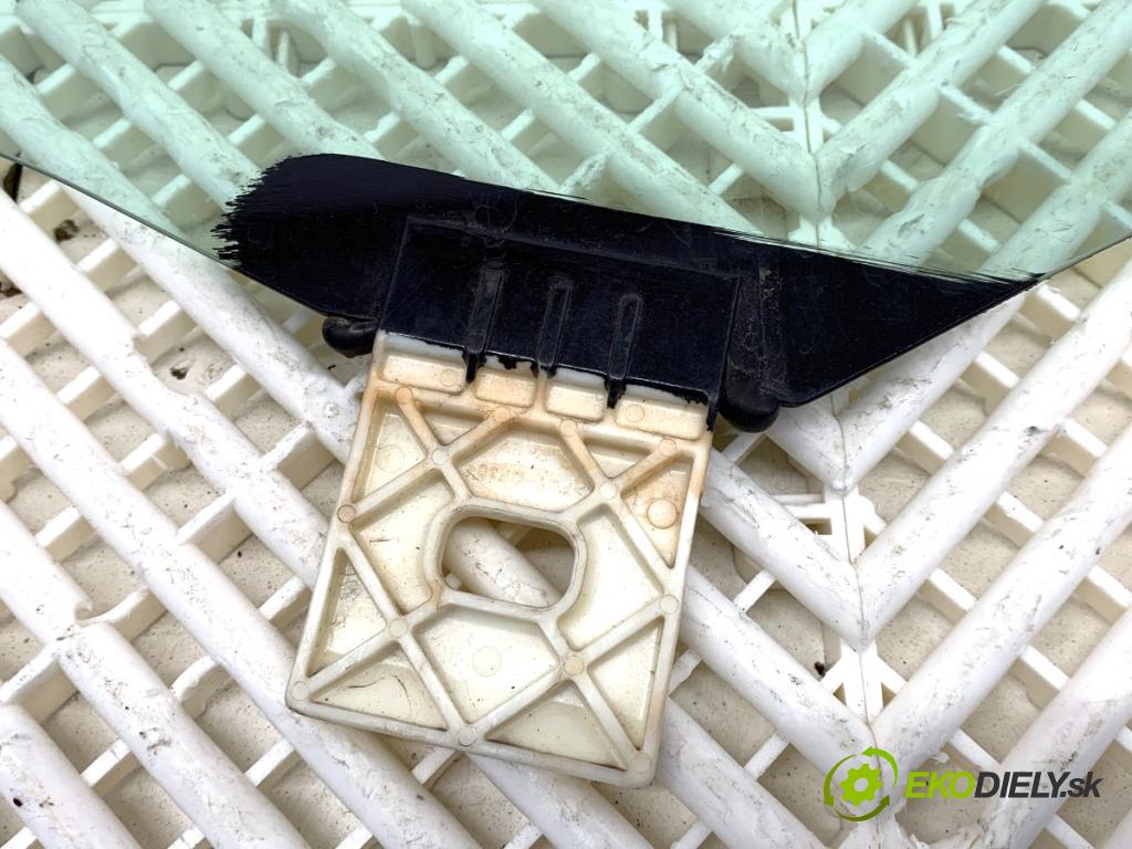 PEUGEOT 3008 SUV 2021 147 kW Hybrid4 (M45GBU) 1598 Okno ľavy predný DVOJNÁSOBNÝ: