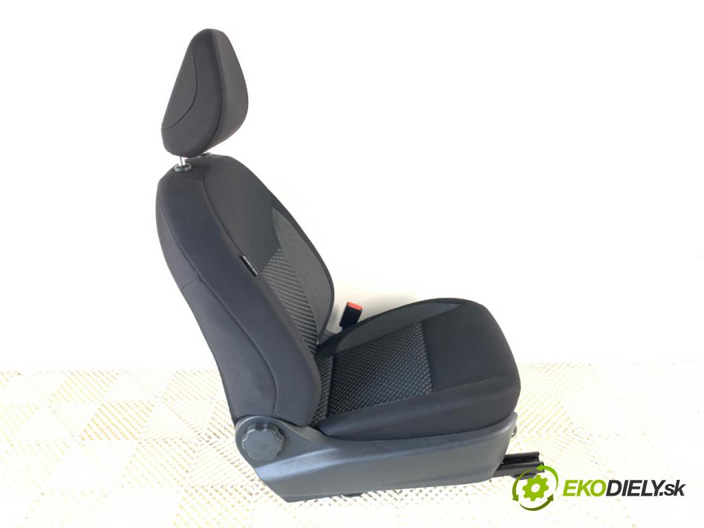 NISSAN MICRA K14 liftback 2020 74 kW 1.0 IG-T 100 999 Sedadlo pravy predný