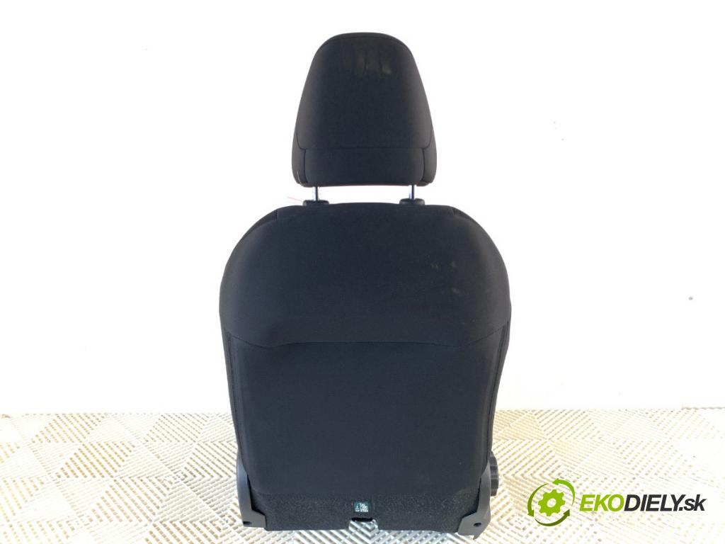 NISSAN MICRA K14 liftback 2020 74 kW 1.0 IG-T 100 999 Sedadlo pravy predný