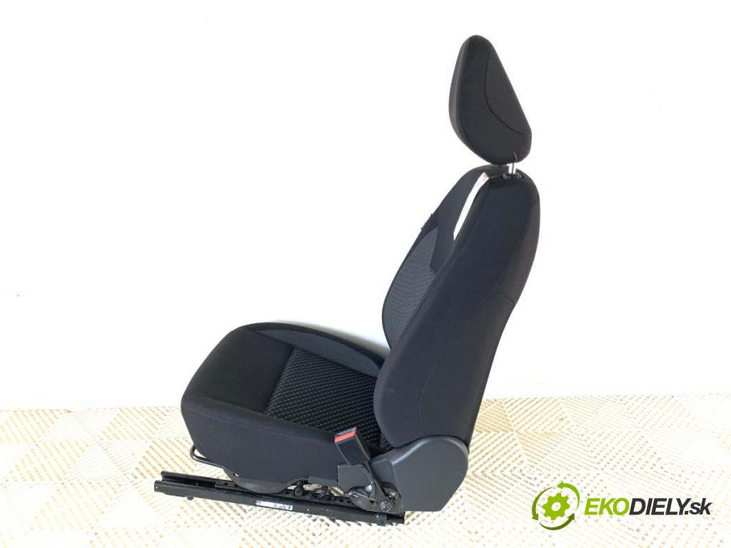 NISSAN MICRA K14 liftback 2020 74 kW 1.0 IG-T 100 999 Sedadlo pravy predný