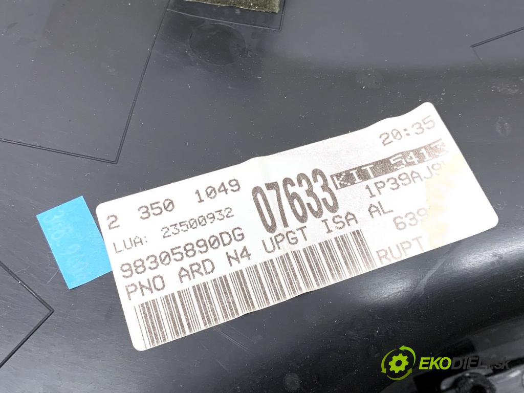 PEUGEOT 3008 SUV 2021 147 kW Hybrid4 (M45GBU) 1598 čalúnenie Dvere pravy zad