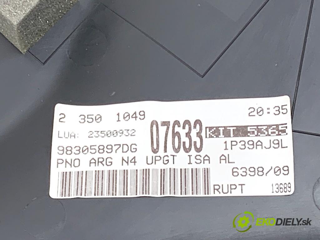 PEUGEOT 3008 SUV 2021 147 kW Hybrid4 (M45GBU) 1598 čalúnenie Dvere ľavy zad