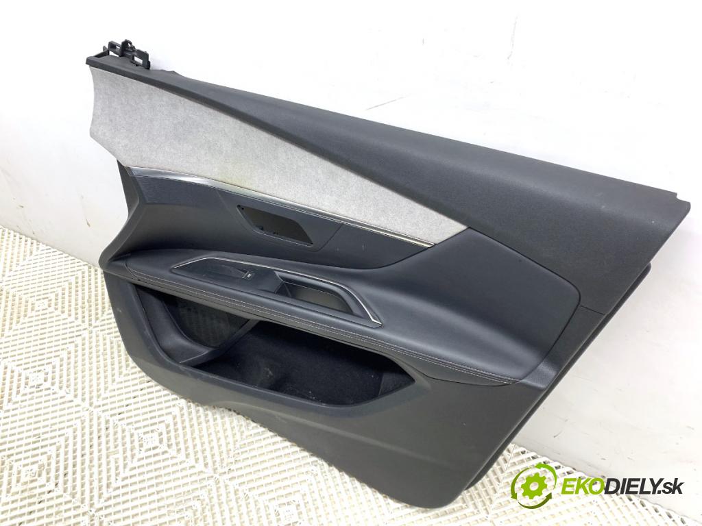 PEUGEOT 3008 SUV 2021 147 kW Hybrid4 (M45GBU) 1598 čalúnenie Dvere pravy predný