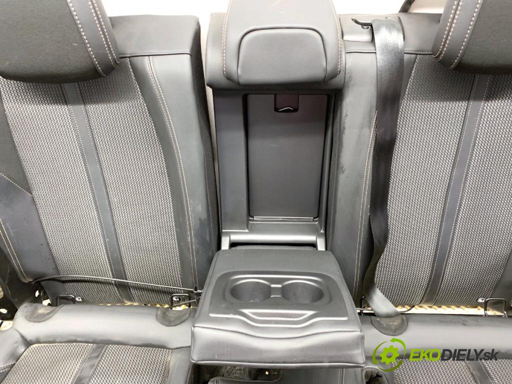 PEUGEOT 3008 SUV 2021 147 kW Hybrid4 (M45GBU) 1598 Sedadlá, sedačky Sedadlo