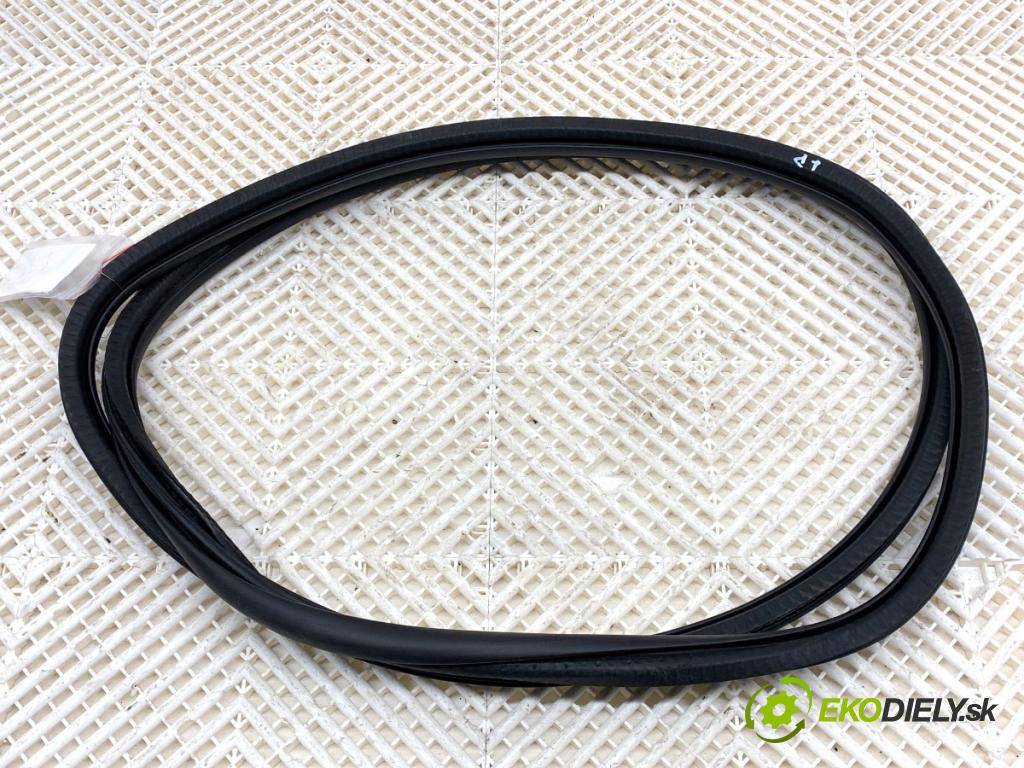 PEUGEOT 3008 SUV 2021 147 kW Hybrid4 (M45GBU) 1598 tesnenie Dvere predný ľavá strana 9811537480