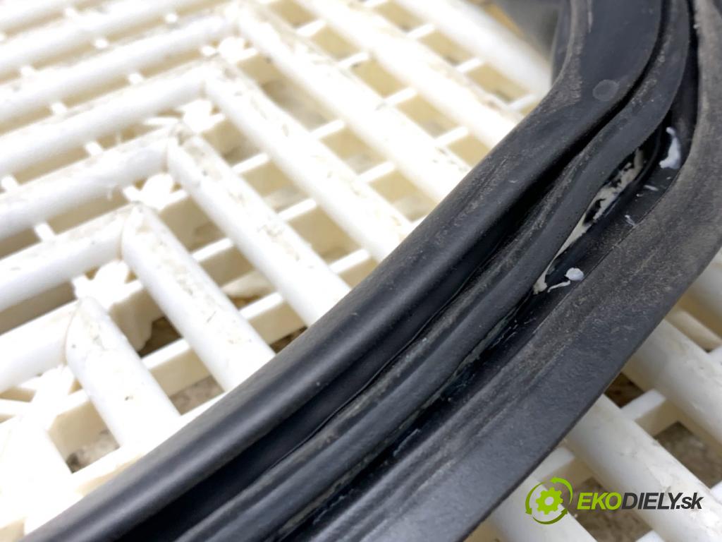 PEUGEOT 3008 SUV 2021 147 kW Hybrid4 (M45GBU) 1598 tesnenie dverí kufra