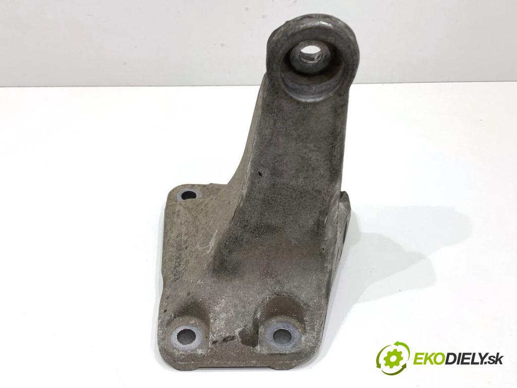 BMW F31 Kombi 2019 110 kW 318 d 1995 Držiak Motor 6784826