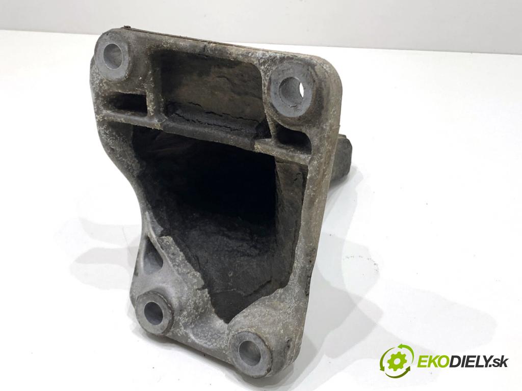 BMW F31 Kombi 2019 110 kW 318 d 1995 Držiak Motor 6784826