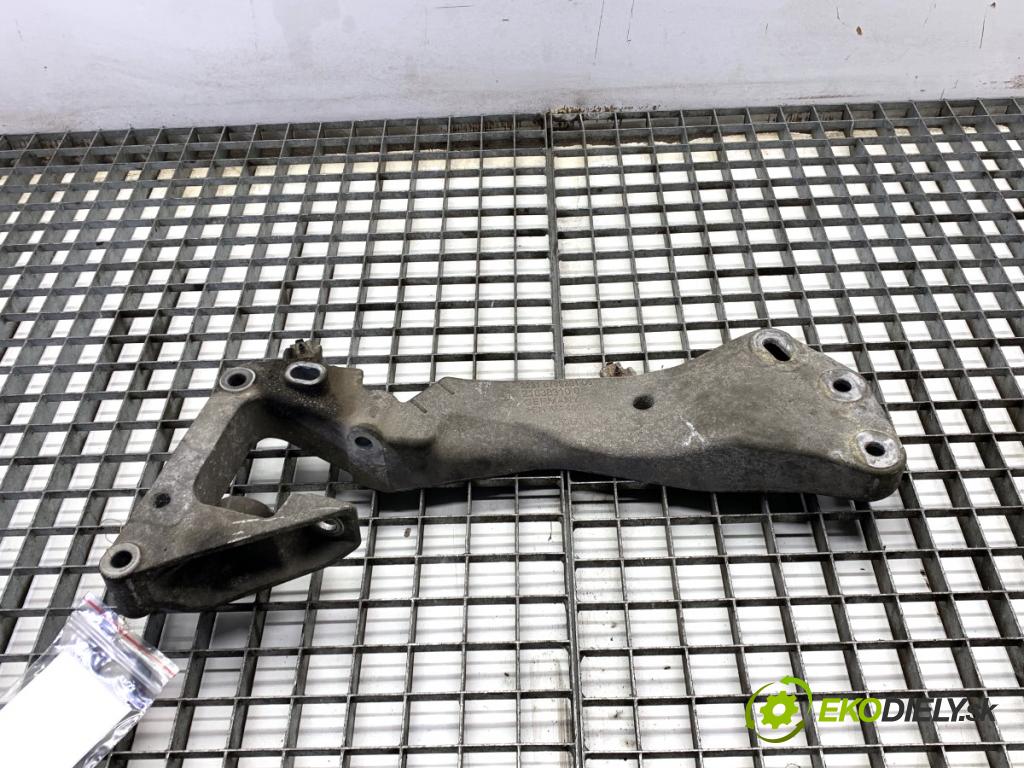 BMW F31 Kombi 2019 110 kW 318 d 1995 Držiak prevodovky 6769281