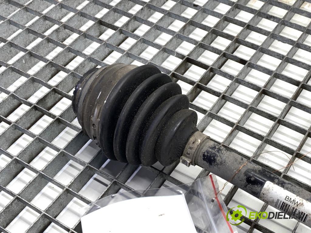 BMW F31 Kombi 2019 110 kW 318 d 1995 poloos pravý přední část 7597694