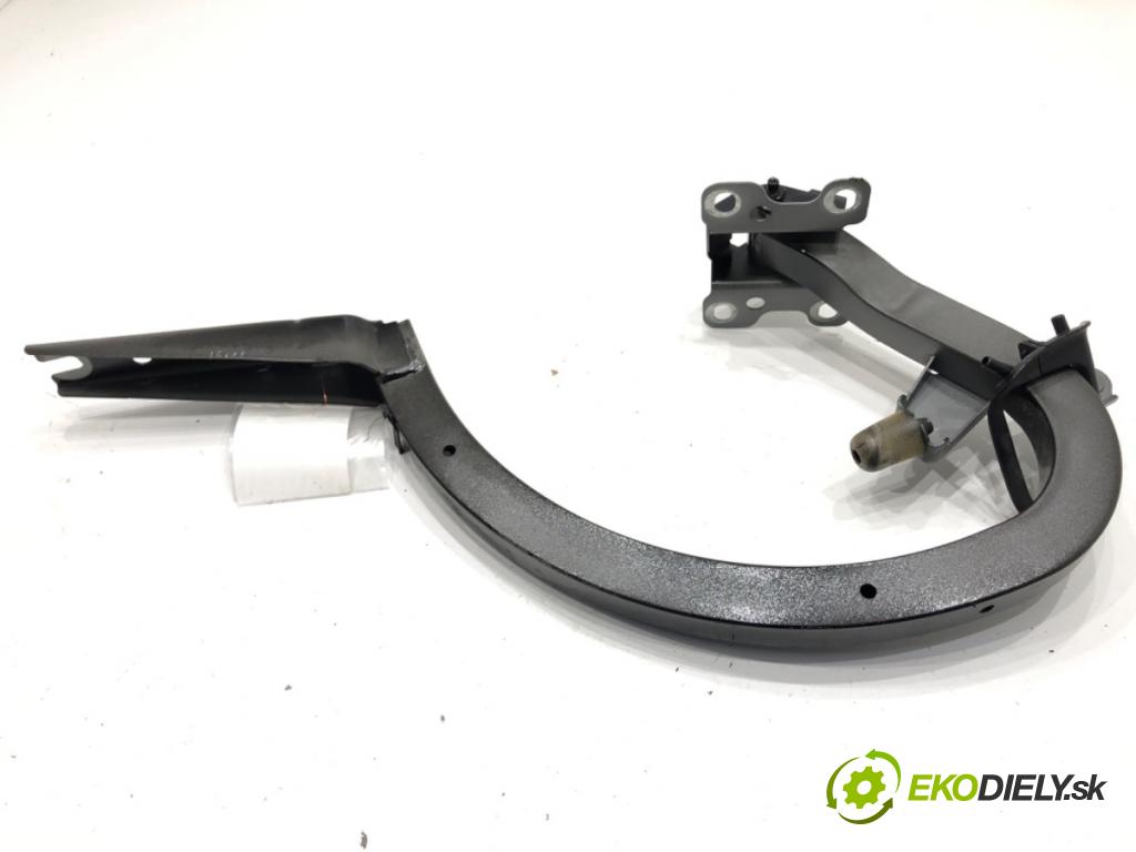 AUDI A4 B9 sedan 2018 185 kW 2.0 TFSI quattro 1984 Záves dverí ľavy zad 8W5827729