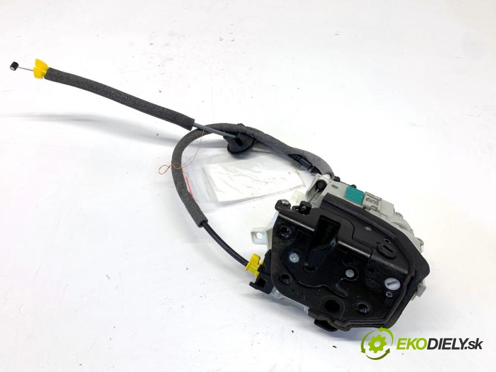 AUDI A4 B9 sedan 2018 185 kW 2.0 TFSI quattro 1984 zámok Dvere pravy zad 8X0839016D