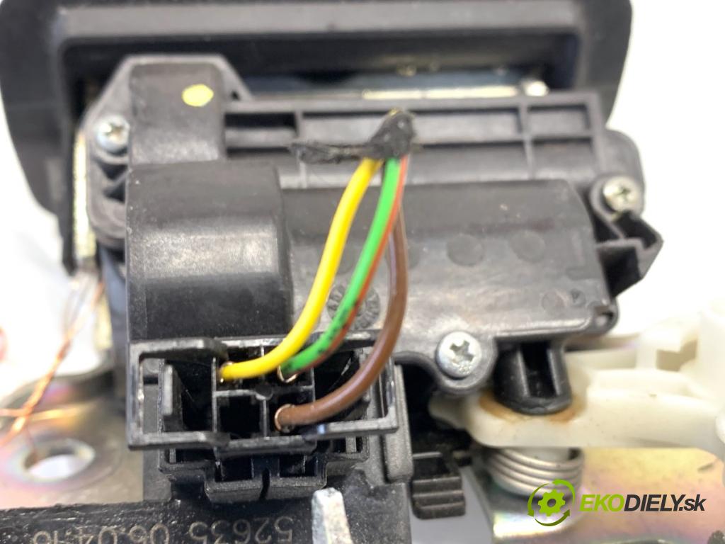 AUDI A4 B9 sedan 2018 185 kW 2.0 TFSI quattro 1984 zámok dverí zad 3G0827503A