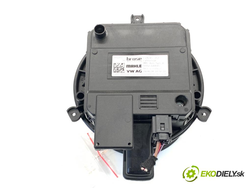 AUDI A4 B9 sedan 2018 185 kW 2.0 TFSI quattro 1984 ventilátor kúrenia 4M1820021B