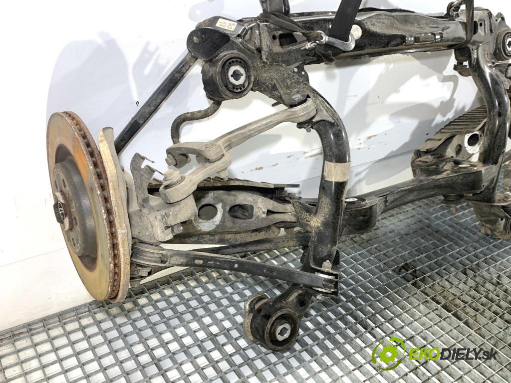 AUDI A4 B9 sedan 2018 185 kW 2.0 TFSI quattro 1984 Výstuha zad 8W0511305AF