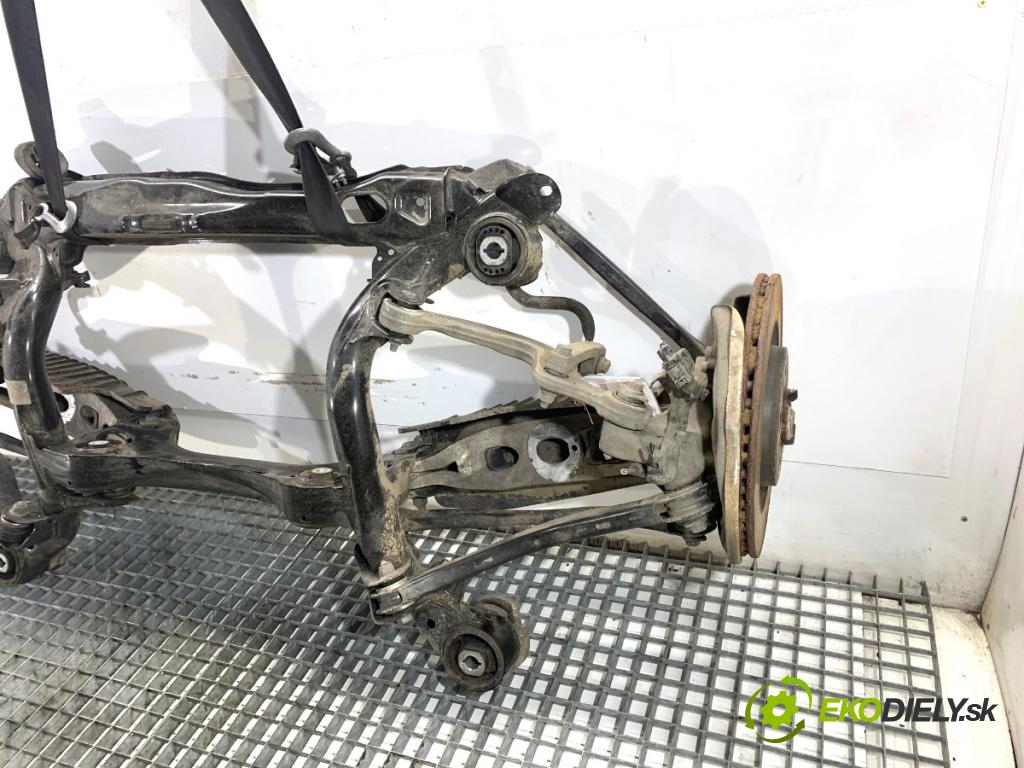 AUDI A4 B9 sedan 2018 185 kW 2.0 TFSI quattro 1984 Výstuha zad 8W0511305AF