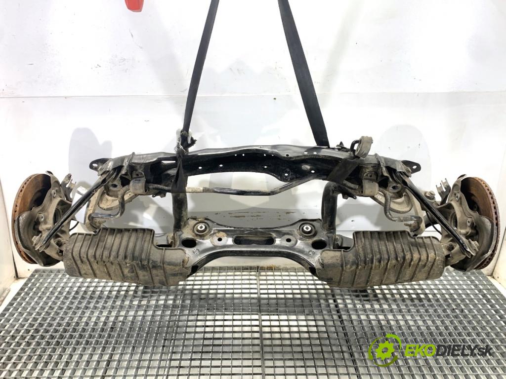 AUDI A4 B9 sedan 2018 185 kW 2.0 TFSI quattro 1984 Výstuha zad 8W0511305AF