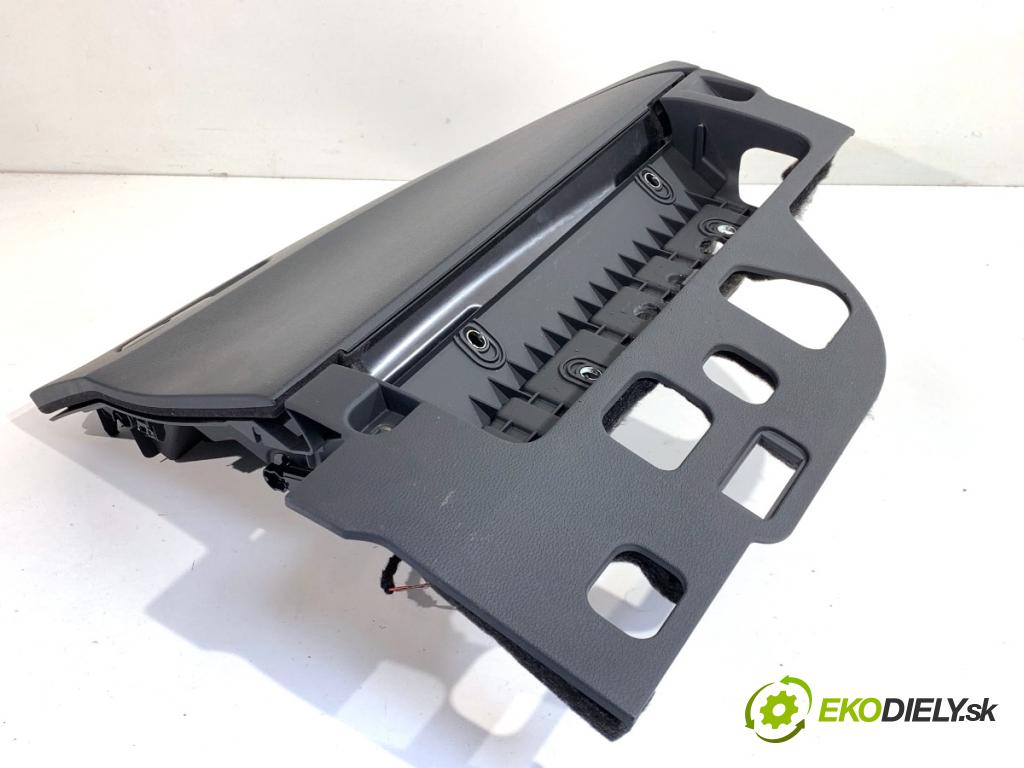 AUDI A4 B9 sedan 2018 185 kW 2.0 TFSI quattro 1984 Priehradka, kastlík spolujazdca  (Priehradka (kastlík))