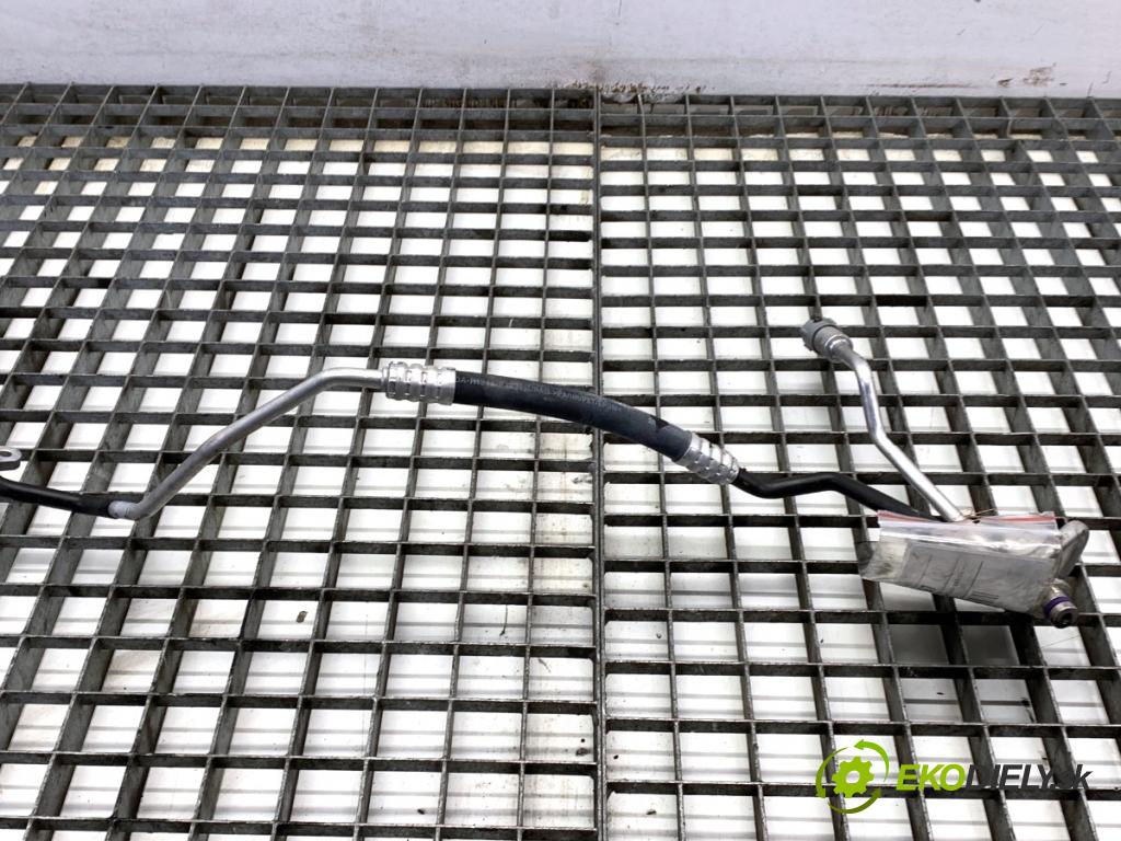 AUDI A4 B9 sedan 2018 185 kW 2.0 TFSI quattro 1984 rúrka klimatizácie  (Rúrka klimatizácie)