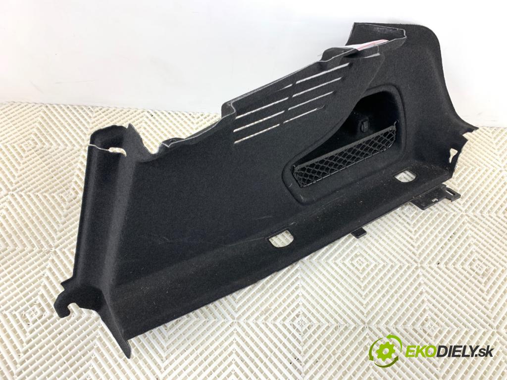 AUDI A4 B9 sedan 2018 185 kW 2.0 TFSI quattro 1984 čalúnenie kufra pravy 8W5863880H