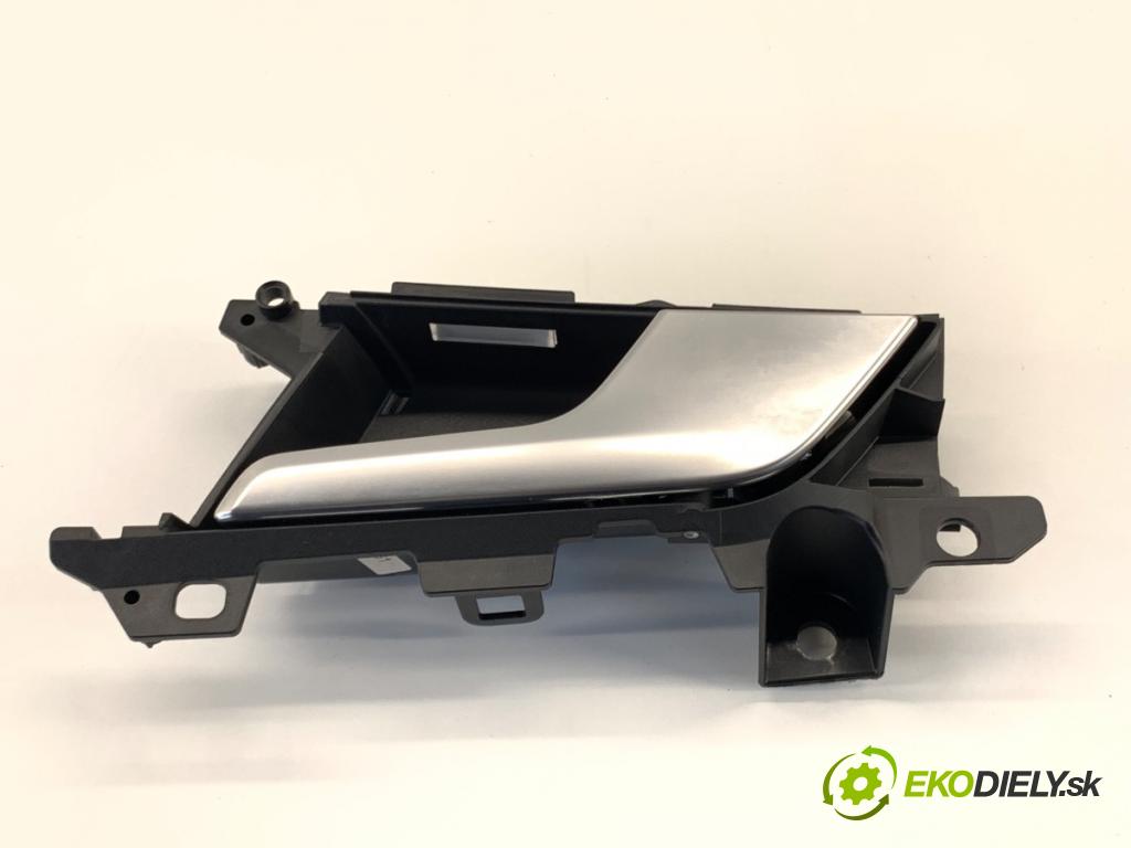 AUDI A4 B9 sedan 2018 185 kW 2.0 TFSI quattro 1984 Kľučka vnútorná pravy zad 8W0839020A