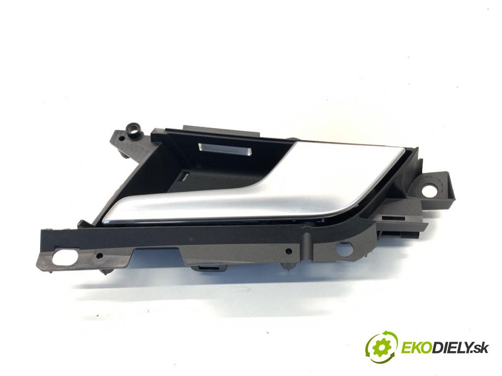 AUDI A4 B9 sedan 2018 185 kW 2.0 TFSI quattro 1984 Kľučka vnútorná pravy predný 8W0837020H