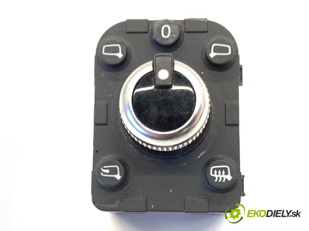 AUDI A4 B9 sedan 2018 185 kW 2.0 TFSI quattro 1984 Prepínač nastavenia spätných zrkadiel 4M0959565M (Prepínacie páčky pod volantom)