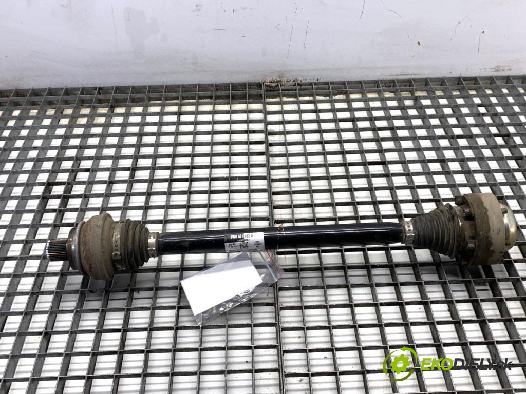 AUDI A4 B9 sedan 2018 185 kW 2.0 TFSI quattro 1984 Poloos pravy zad 8W0501203D