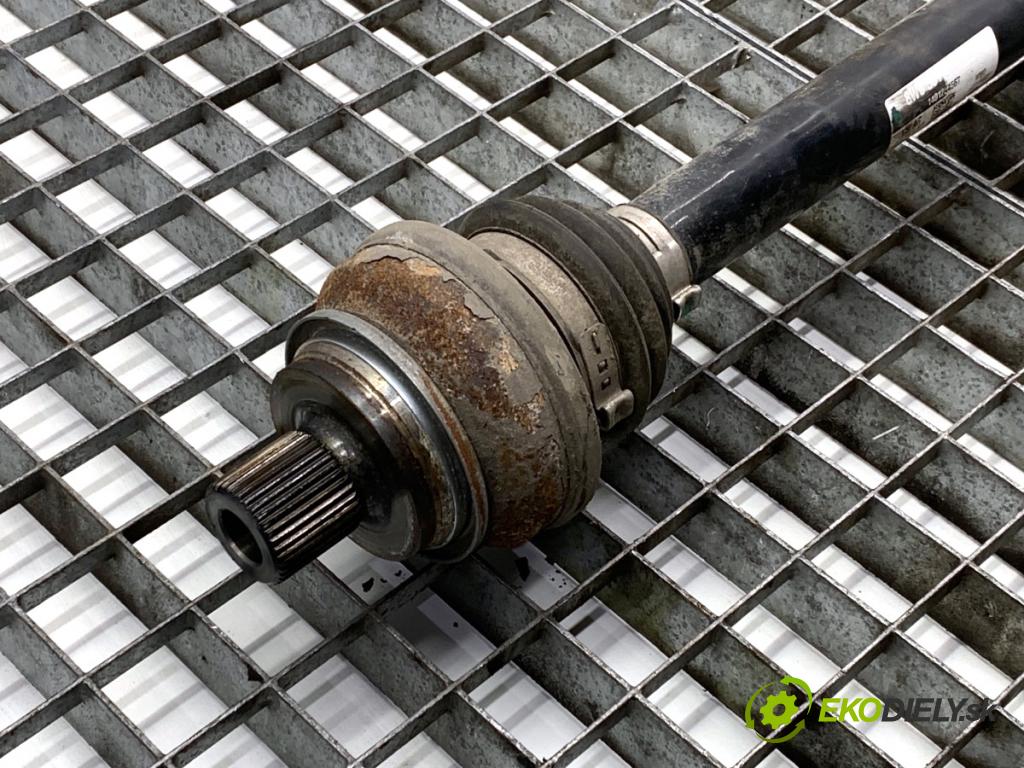 AUDI A4 B9 sedan 2018 185 kW 2.0 TFSI quattro 1984 Poloos ľavy zad 8W0501203D