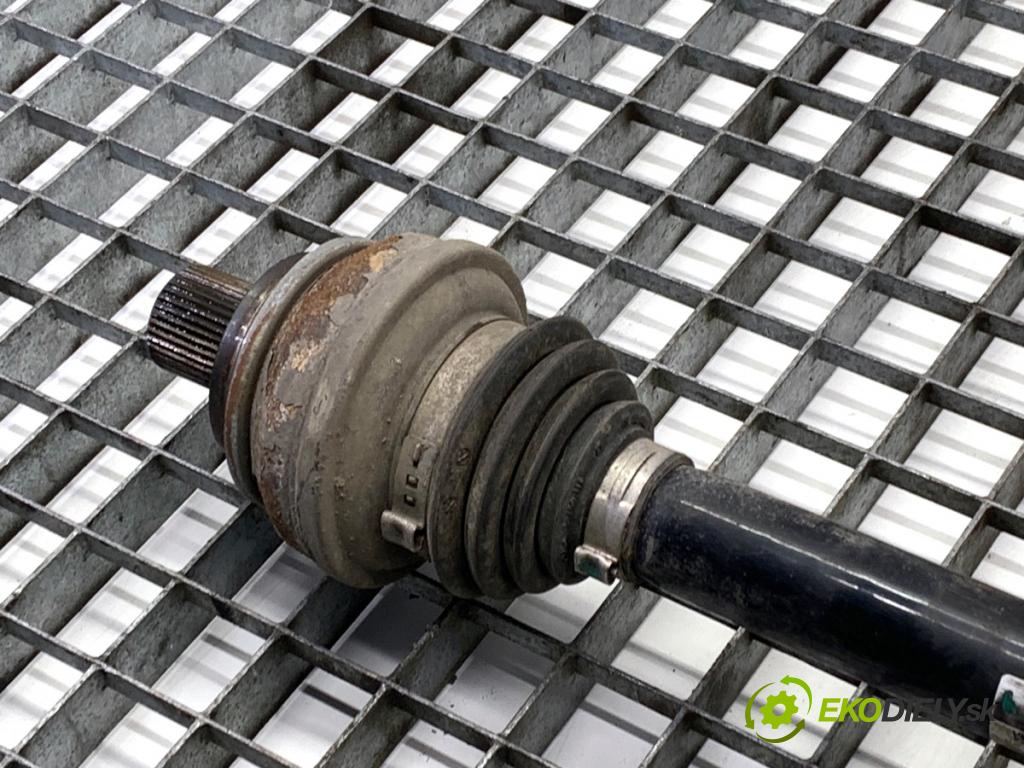 AUDI A4 B9 sedan 2018 185 kW 2.0 TFSI quattro 1984 Poloos ľavy zad 8W0501203D