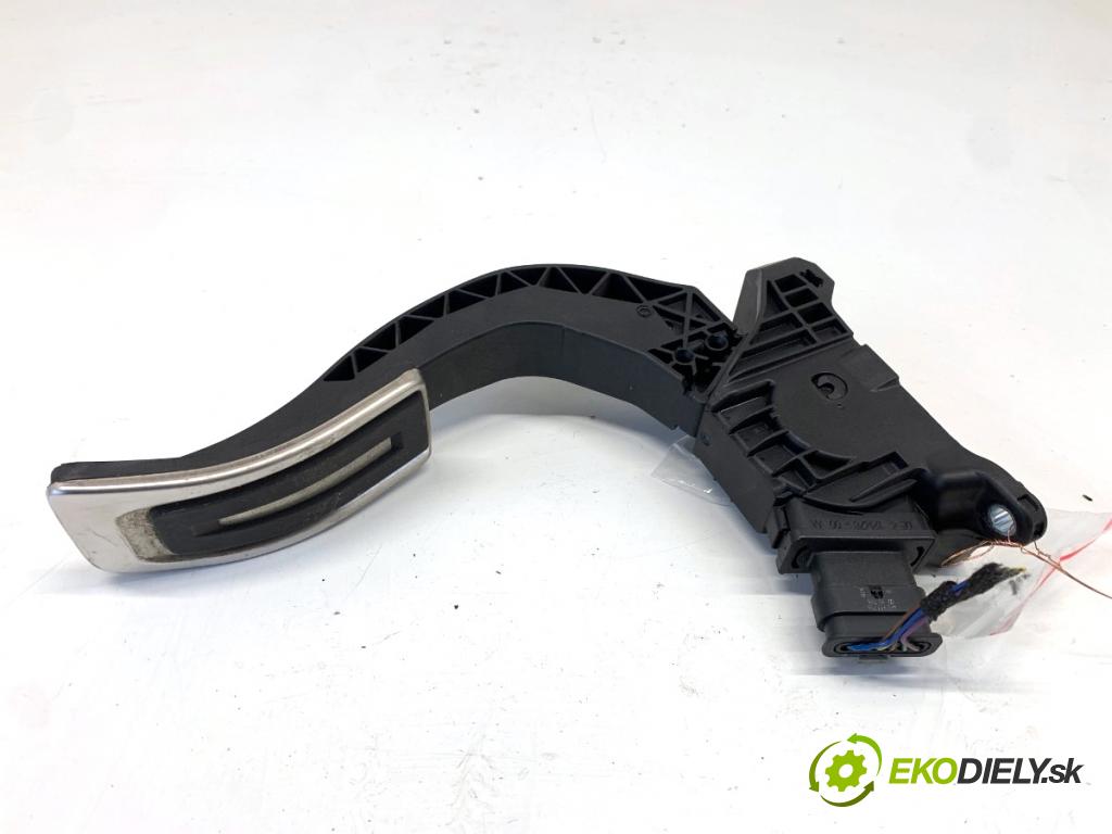 AUDI A4 B9 sedan 2018 185 kW 2.0 TFSI quattro 1984 Potenciometer plynu 8W1723523A (Potenciometer plynového pedálu)