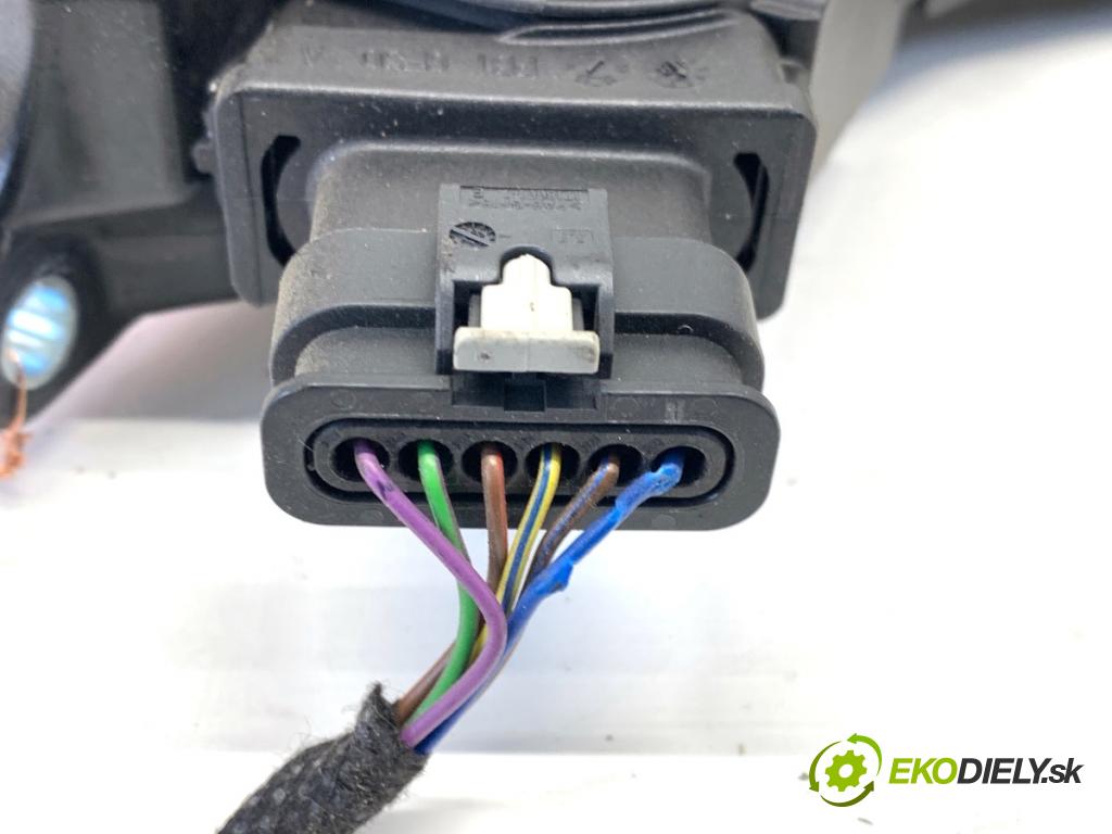 AUDI A4 B9 sedan 2018 185 kW 2.0 TFSI quattro 1984 Potenciometer plynu 8W1723523A (Potenciometer plynového pedálu)