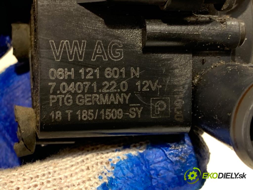 AUDI A4 B9 sedan 2018 185 kW 2.0 TFSI quattro 1984 DALŠÍ: Pumpa vody 06H121601N (Vodná pumpa)