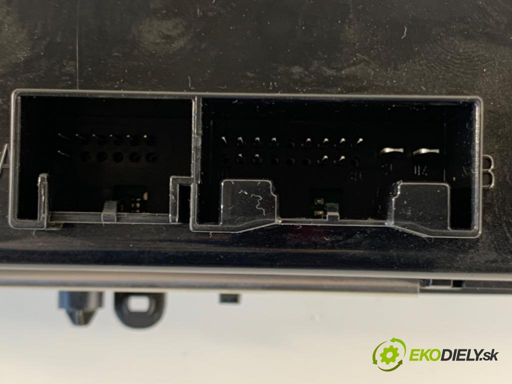 AUDI A4 B9 sedan 2018 185 kW 2.0 TFSI quattro 1984 Panel ovládania kúrenia 8W0820043T (Prepínacie páčky pod volantom)