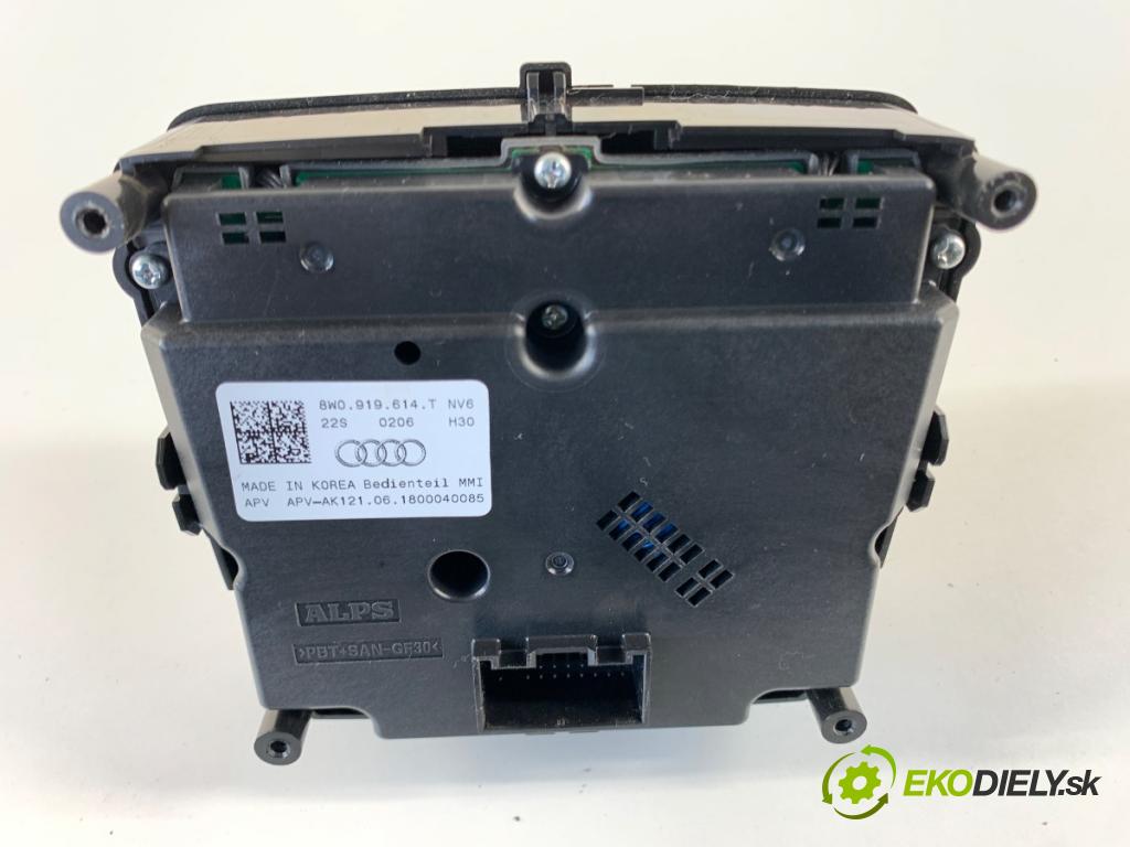 AUDI A4 B9 sedan 2018 185 kW 2.0 TFSI quattro 1984 Panel ovládania radia 8W0919614T (Prepínacie páčky pod volantom)