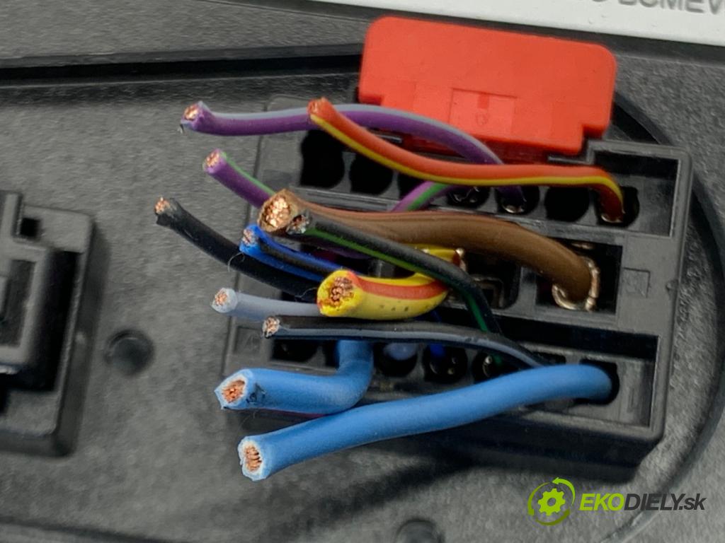 AUDI A4 B9 sedan 2018 185 kW 2.0 TFSI quattro 1984 modul komfortu 8W0907064EC (Komfortní modul)