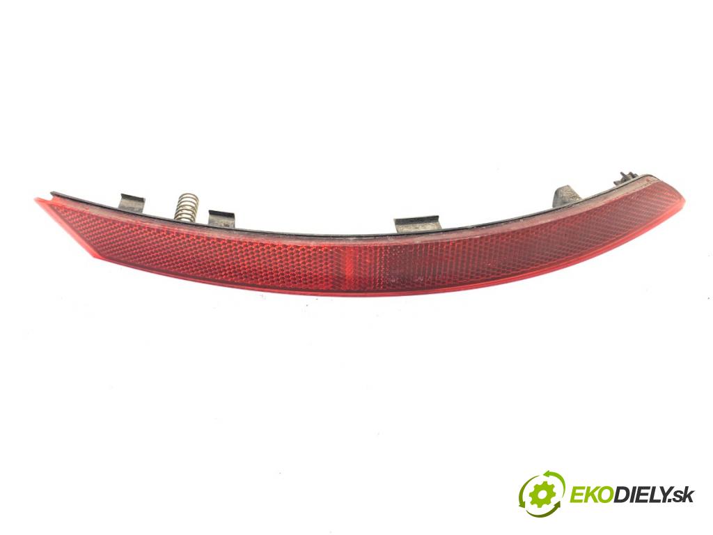 AUDI A4 B9 sedan 2018 185 kW 2.0 TFSI quattro 1984 Svetlo nárazníka pravy zad 8W0945106D