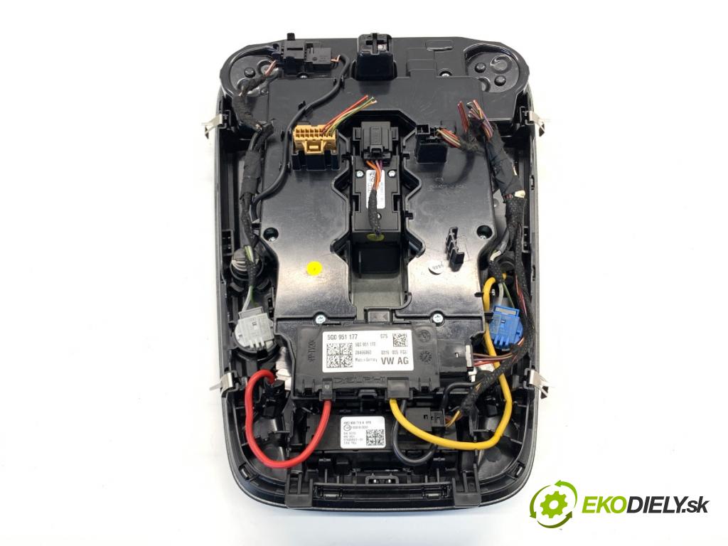 AUDI A4 B9 sedan 2018 185 kW 2.0 TFSI quattro 1984 Svetlo stropné 5Q0951177