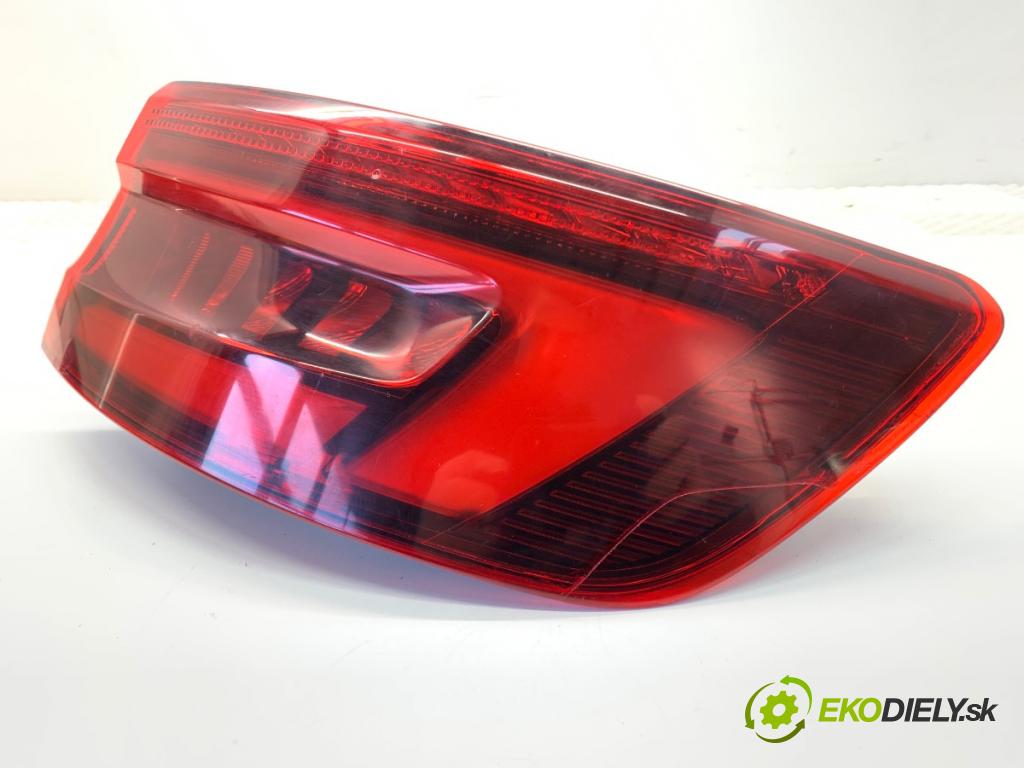 AUDI A4 B9 sedan 2018 185 kW 2.0 TFSI quattro 1984 Svetlo pravy zad 8W5945092F