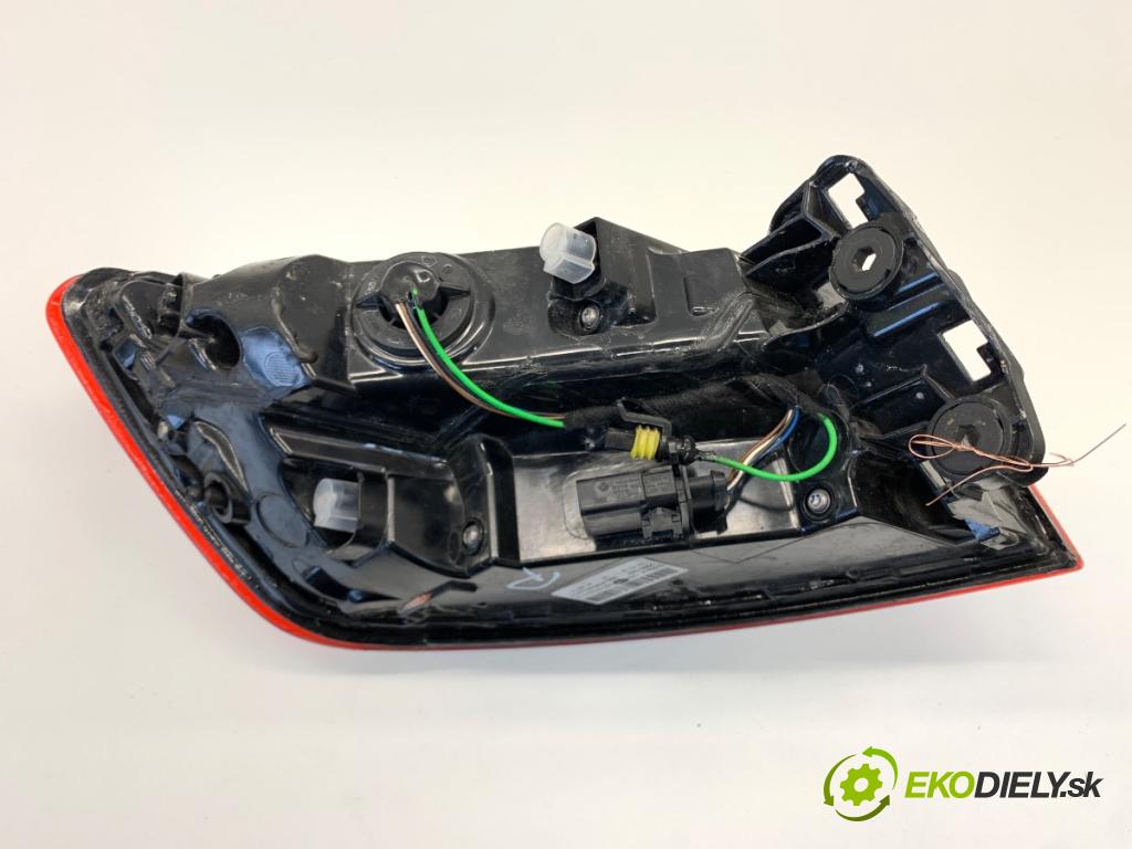 AUDI A4 B9 sedan 2018 185 kW 2.0 TFSI quattro 1984 Svetlo pravy zad 8W5945092F