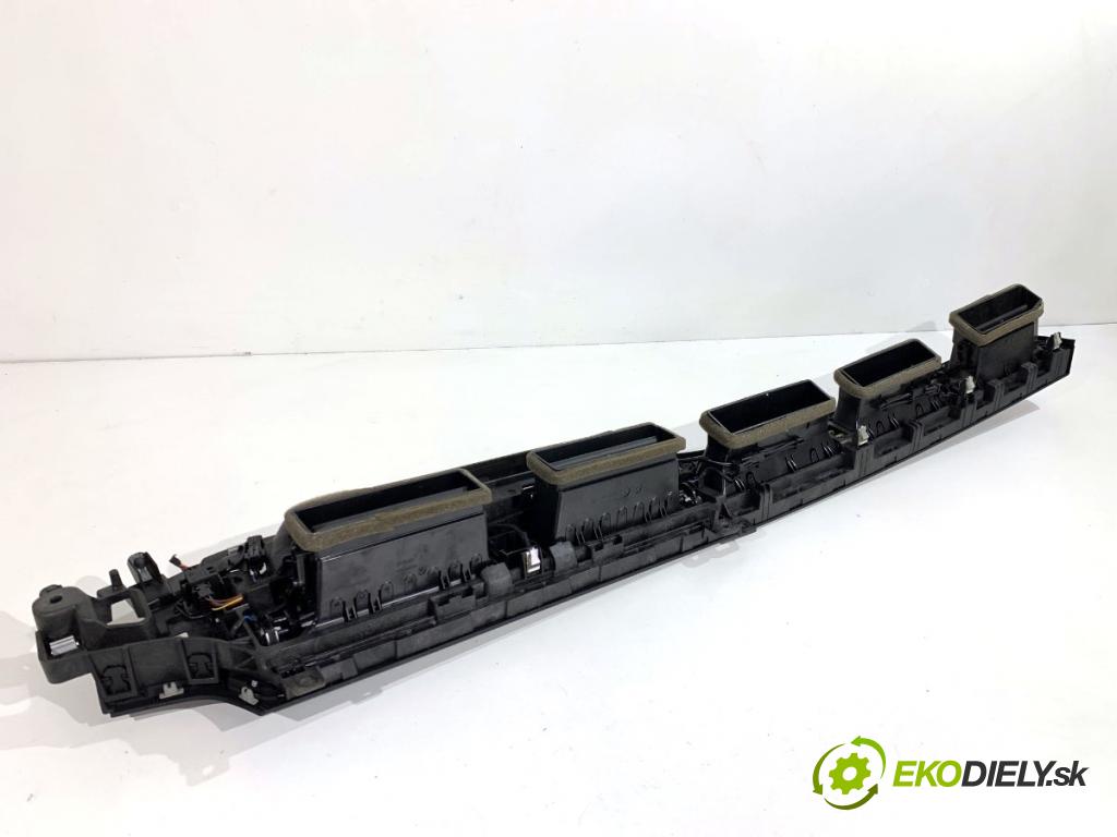 AUDI A4 B9 sedan 2018 185 kW 2.0 TFSI quattro 1984 Mriežky kúrenia predný 8W1820902C