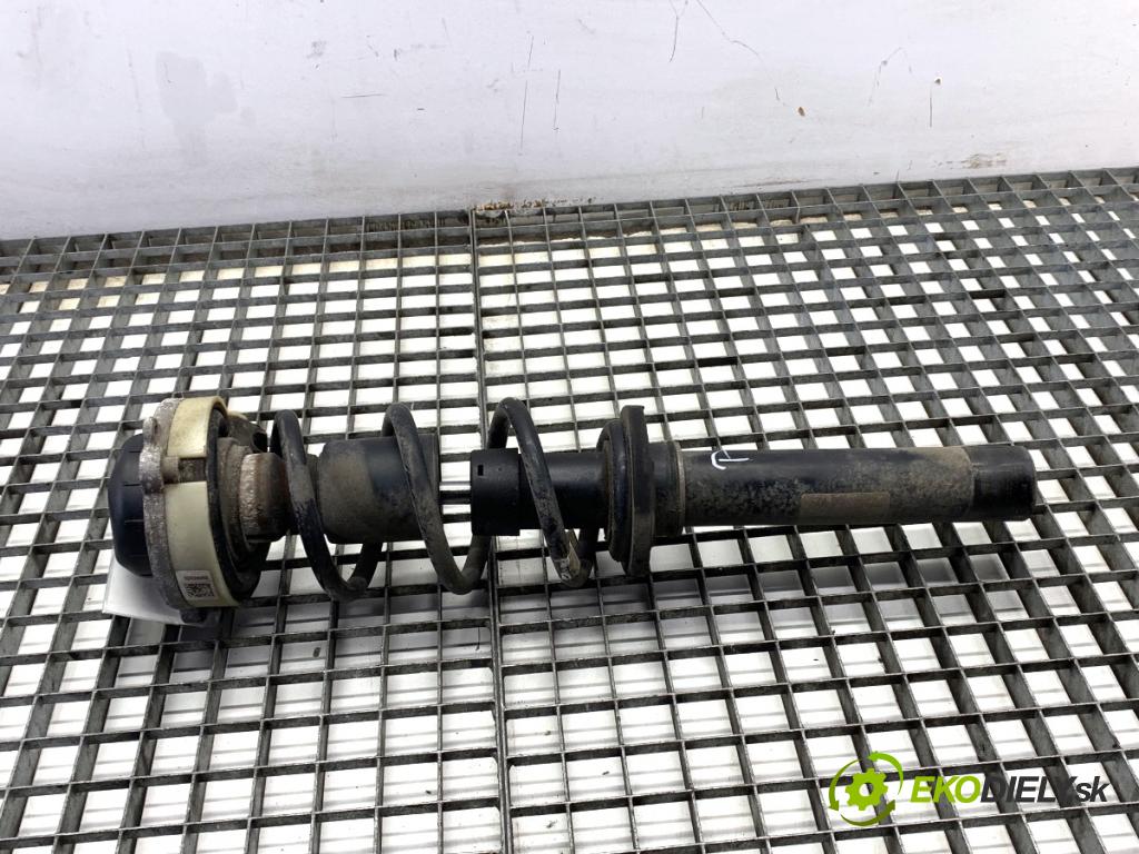 AUDI A4 B9 sedan 2018 185 kW 2.0 TFSI quattro 1984 Tlmič pravy predný ZE 8W0413031BA