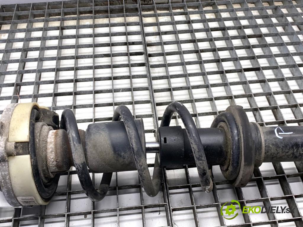 AUDI A4 B9 sedan 2018 185 kW 2.0 TFSI quattro 1984 Tlmič pravy predný ZE 8W0413031BA