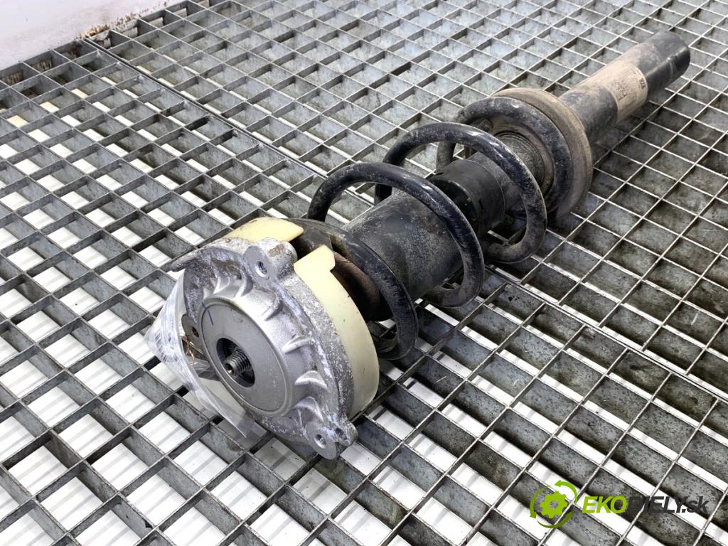 AUDI A4 B9 sedan 2018 185 kW 2.0 TFSI quattro 1984 Tlmič ľavy predný ZE 8W0413031BA